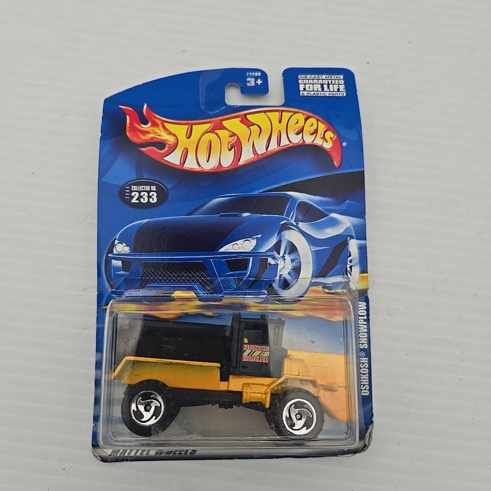 Hot Wheels 2000 Oshkosh Snowplow Yellow 29289 Collector 233 Hank's Hauler